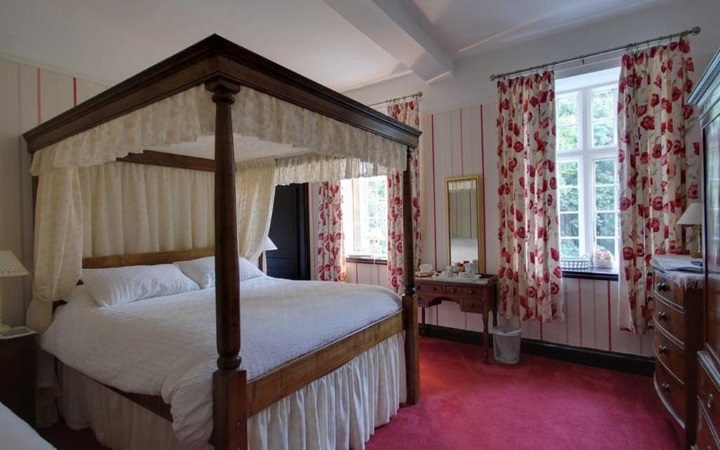 Queen Anne En-Suite